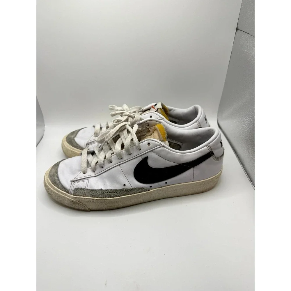 Nike Blazer Low '77 Vintage‎ DA6364-101 Mens 9 Sneaker White Leather Skate Shoes